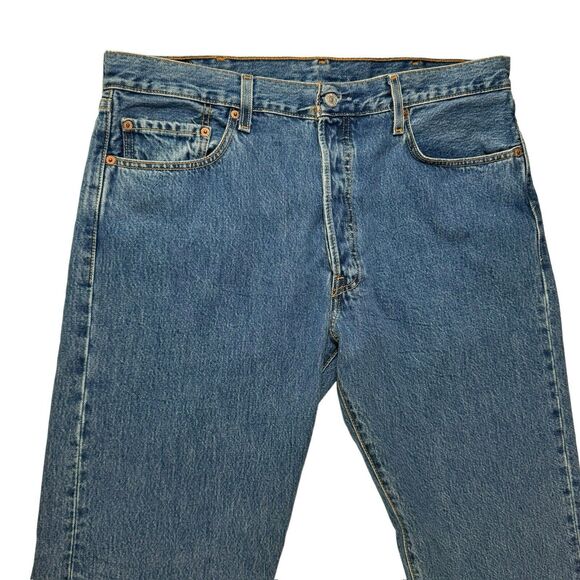 Vintage Levis 501 Button Fly Jeans Made In Guatemala 38 x 32 Light Blue Wash - Picture 4 of 16